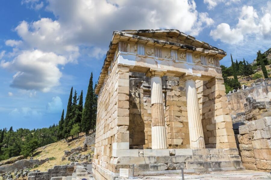 Delphi Guided Walking Tour and Admission Ticket - After the Ruins: Stadium and Delphi Museum on Your Own