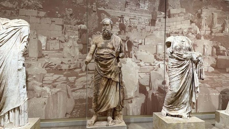 Delphi Navel Of Earth Hosios Loukas Full Day Private Tour - Key points to know before booking