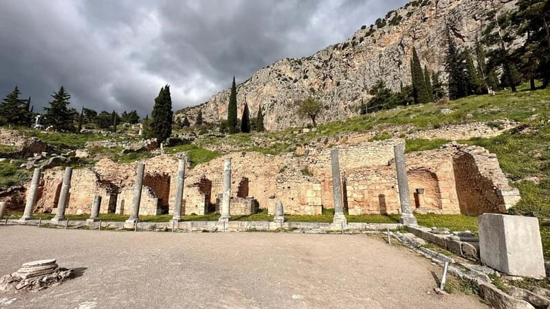 Delphi Navel Of Earth Hosios Loukas Full Day Private Tour - Arachova and a traditional taverna lunch