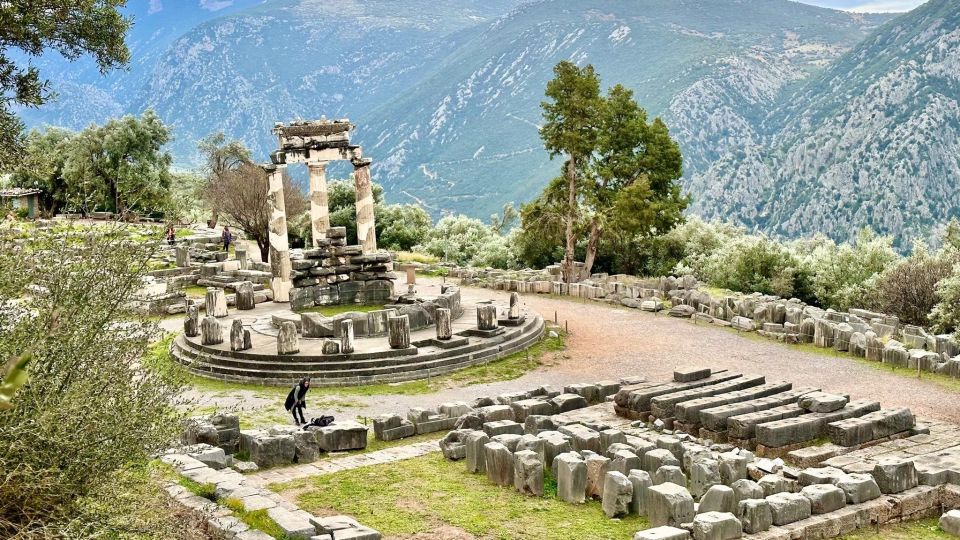 Delphi Navel Of Earth Hosios Loukas Full Day Private Tour - Price, exclusions, and the real value