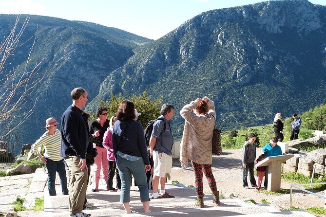 Delphi One Day Trip from Athens - Arachova’s quick stop: a taste of mountain-town Greece