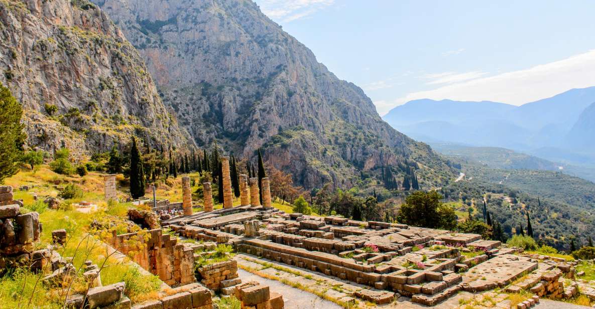 Delphi: Private Day Tour from Athens with Luxurious Vehicle - Guide style, group size, and the private-tour tradeoff