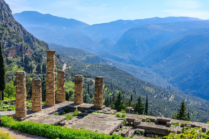 Delphi, Spanish guided one day tour - The Athens to Delphi Coach Ride