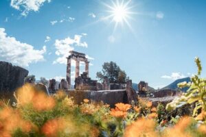 Delphi, Thermopylae, Corycian Cave 300 Spartans Tour - Arachova Stop: A Pretty Ski Village Break (30 Minutes)