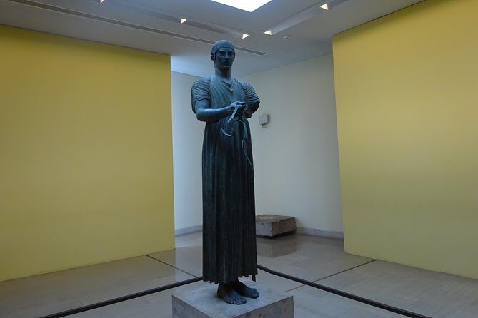 Delphi with Professional English Guide and Transportation - Arachova Photo Stop: A 5-Minute Reality Check