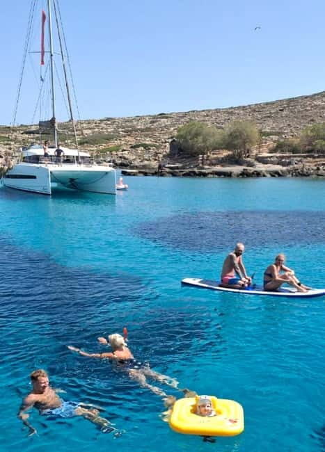 Dia Island Catamaran – Premium Lunch, Open Bar, Small Group - Service style and small-group comfort: what you’ll feel during the day