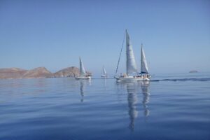 Dia island : Small Group Sailing Trip to Dia Island with Lunch - The 1-hour sailing out of Heraklion: how the trip starts