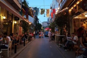 Discover the City e-bike night tours - Starting at Praxitelous 22: what the first minutes set up