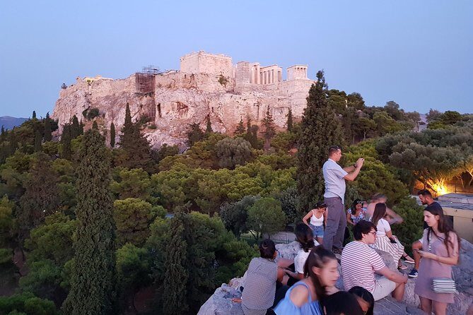 Discover the City e-bike night tours - Syntagma Square and the Evzones: a photo stop with real theater