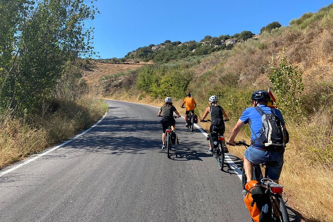 Discover the unknown side of Crete by E-Bike - Petrokefalo and the short uphill push