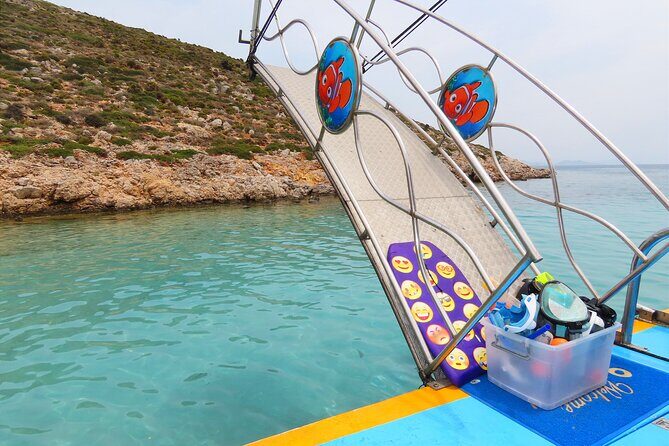 Dory's Glass Bottom Boat Adventure in Pserimos and Pserimos Beach - Avlakia Beach shipwreck time: the photo moment