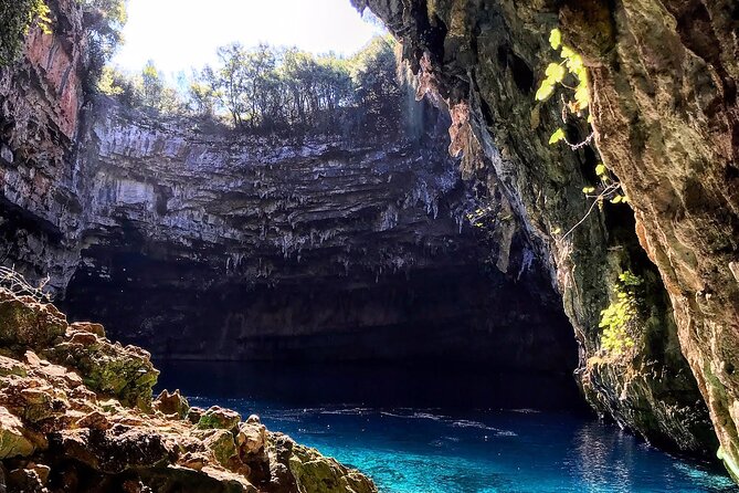 Drogarati cave-Melissani Lake and Antisamos Beach - Why this Kefalonia tour works well in one day