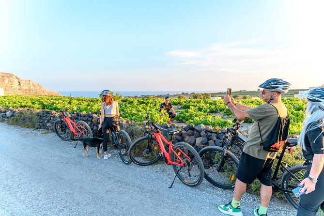 E-Bikes Rental in Santorini - Riding the southern routes and bike trails