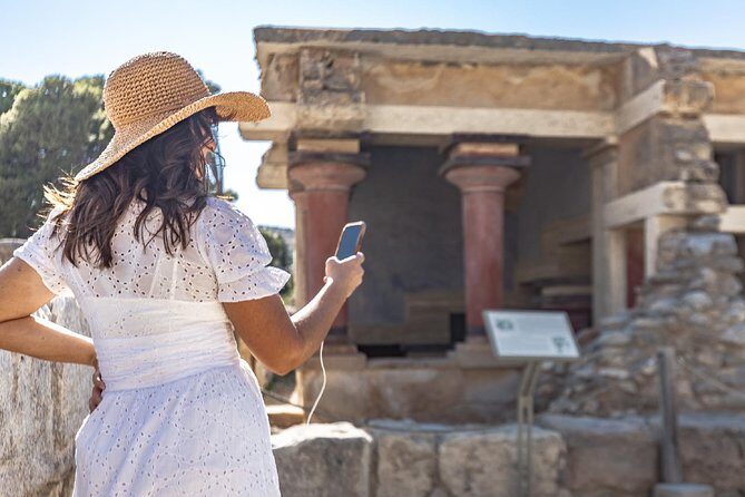 E-Ticket & Audio Tour for Knossos Palace: Unlock Minoan Majesty - Offline audio and maps: how to stay unstuck without Wi‑Fi