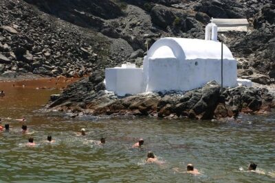 Early Season Experience: 3-hours Santorini Volcano and Hot Springs Trip - From Fira’s Old Town to the old port