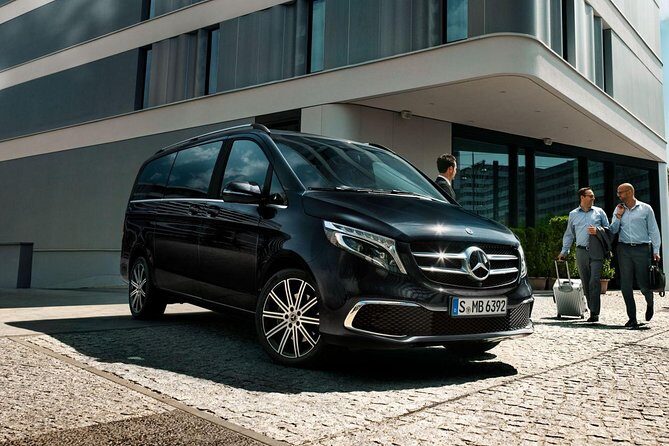Economy Departure Transfers To Santorini Airport - The communication watch-out: early hours can be the stress test