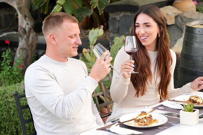 Experience Santorini Award-Winning Wineries with Sunset & snacks. - The Pickup Advantage: Air-Conditioned Ride, Fewer Moving Parts