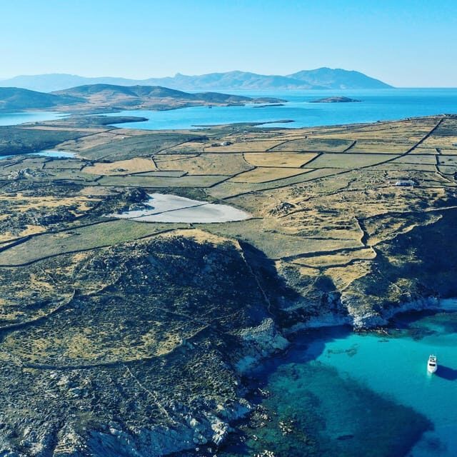 Explore Delos & Rhenia - Sailing past Delos to Rhenia: the calm island payoff