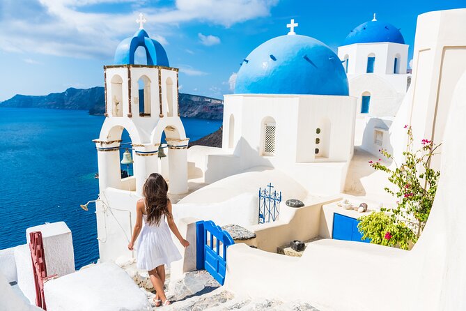 Explore Oia(IA) - Private Guided Tour - Walking Oia’s narrow lanes