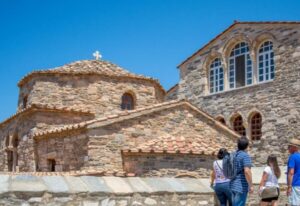 Explore Paros & Antiparos: Full-day French Tour with Lunch - Pickup, coach ride, and your first taste of Parikia