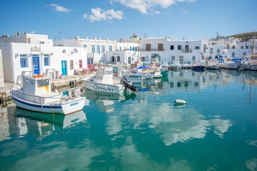 Explore Paros & Antiparos: Full-day French Tour with Lunch - Naoussa’s fishing harbor: where the photos make sense