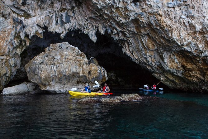 FAKISTRA SEA CAVES Kayak Tour in Pelion - Reaching Fakistra by boat