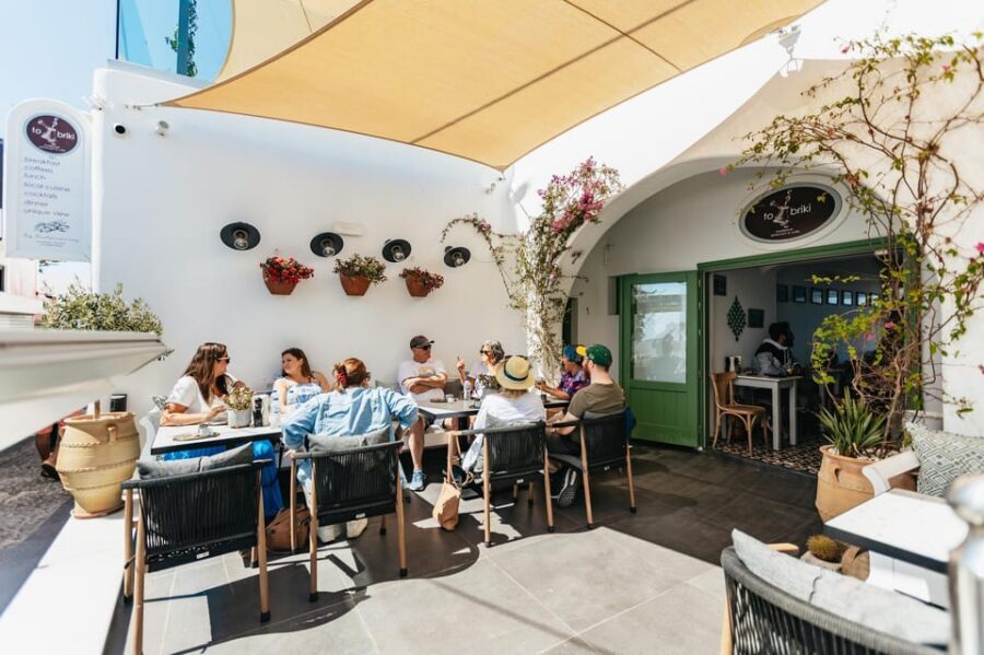 Fira: Guided Foodie Walking Tour with Tastings - Souvlaki and historical alleyways: eating your way through Fira