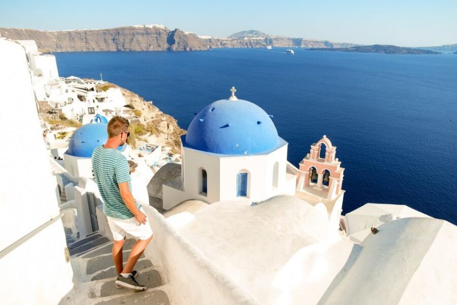 Fira: Traditional Villages Guided Day Trip with Oia Sunset - Akrotiri: the volcano-stopped city you can walk past