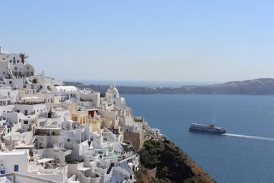 Fira Walking Tour: Explore Top Sights & Hidden Gems - The panoramic view over Fira and the caldera