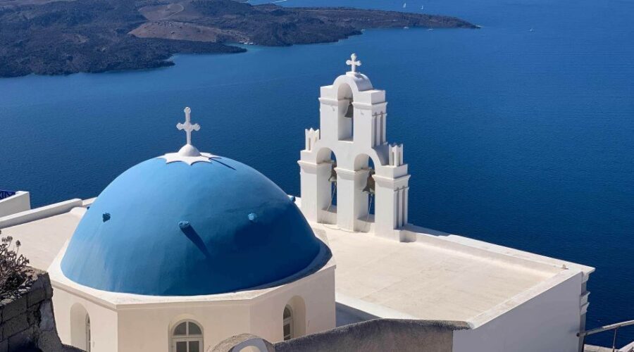 Fira: Walking Tour with Cable Car Ride - The cable car ride to the caldera edge: quick, dramatic, and different