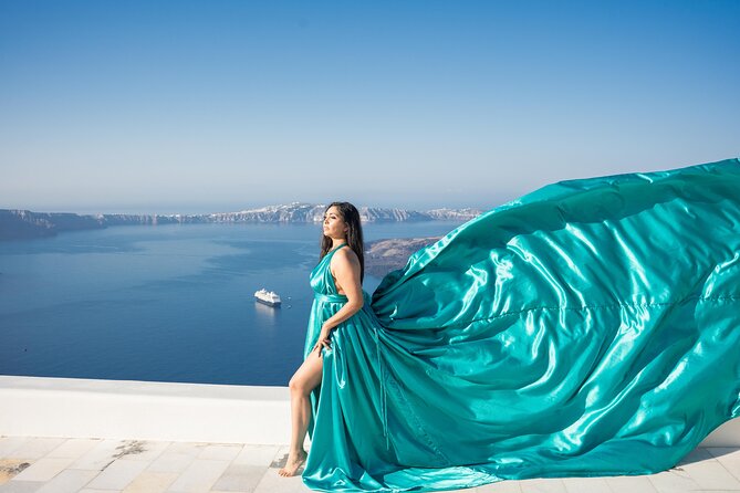 Flying Dress Photoshoot Tour in Santorini & Pick up - The People Helping You Get the Shot