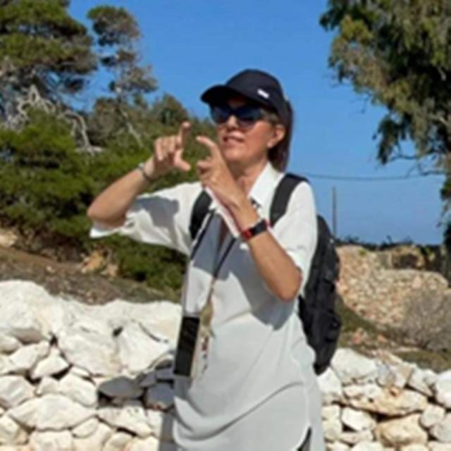 Folegandros: Cultural and history walking tour - Starting at Pounta, the First Square