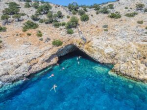 From Ag Anna: Rina's Cave and Ano and Kato Koufonisi Cruise - The schedule: your day from Agia Anna to Ano Koufonisi