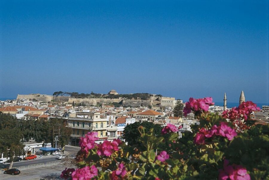 From Agia Galini/Matala: Rethymnon City Tour - Rimondi Fountain (1626): small landmark, big story