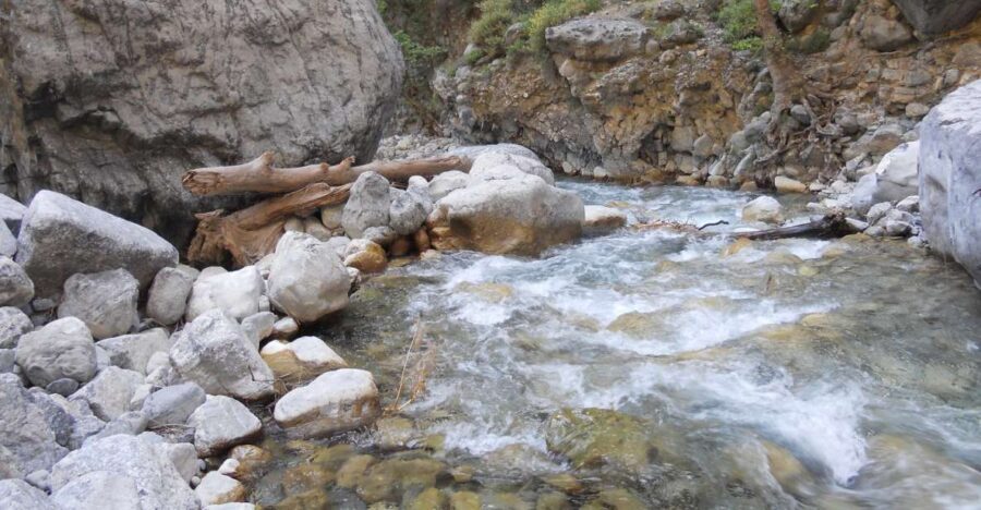 From Agia Galini/Matala: Samaria Gorge Hiking Tour - From Agia Galini or Matala to Omalos: Expect a Big Travel Day