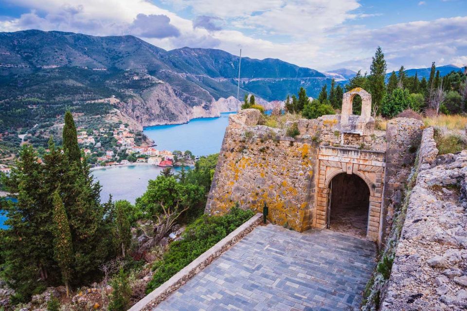 From Argostoli: Fiskardo & Assos Shore Excursion - Fiskardo is the day’s most relaxed stop