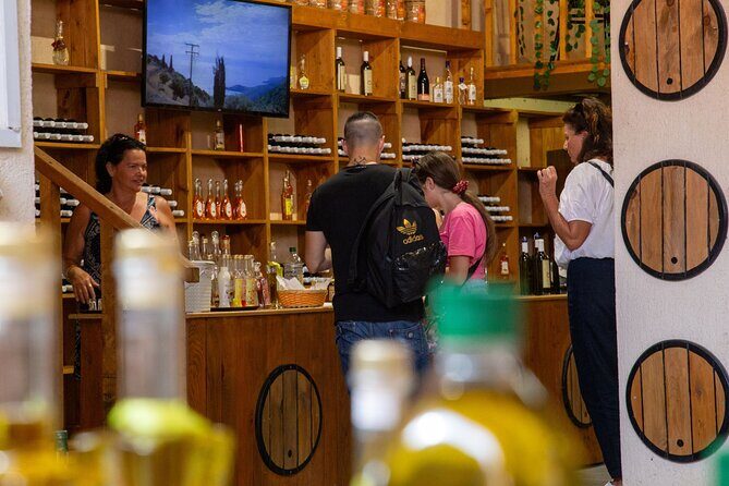 From Argostoli – Highlights of Kefalonia & Local Delights - The Kefalonian tasting stop: wine, honey, olive oil, and practical shopping