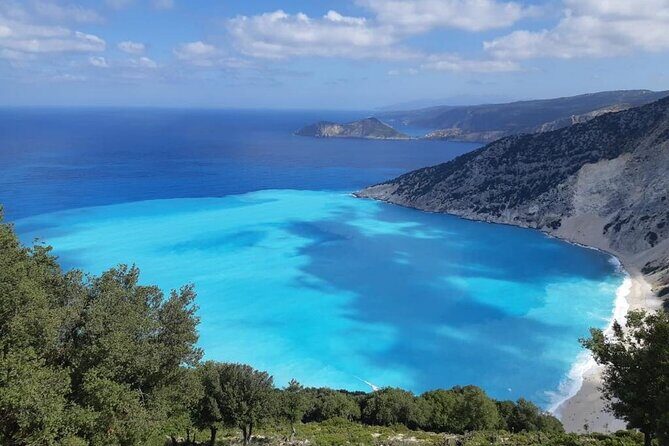From Argostoli: Melissani Lake and Myrtos Beach - Ag. Efimia harbor photo stop: the calm intermission