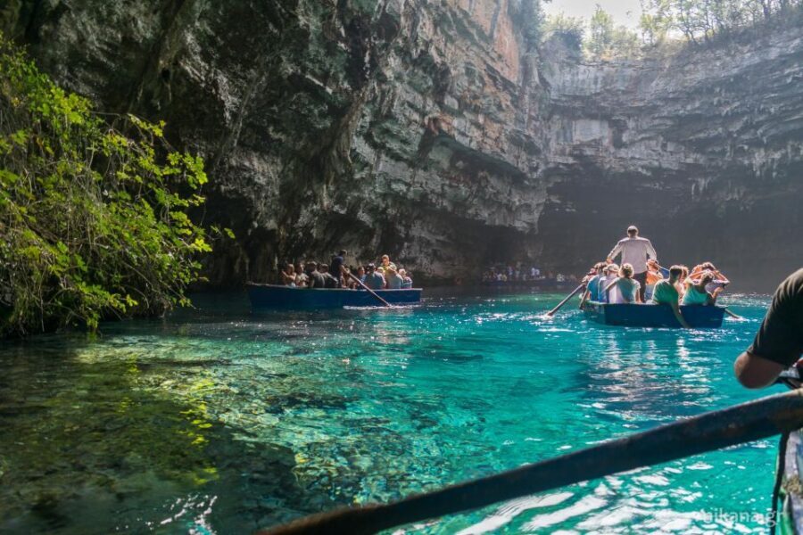 From Argostoli: Melissani Lake & Drogarati Caves Tour - Melissani Lake: the sunlit water show, plus queue math