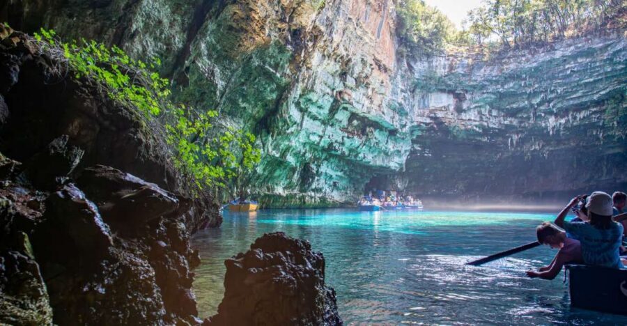 From Argostoli: Melissani Lake & Drogarati Caves Tour - Getting to the caves from Argostoli: coach comfort and real travel time