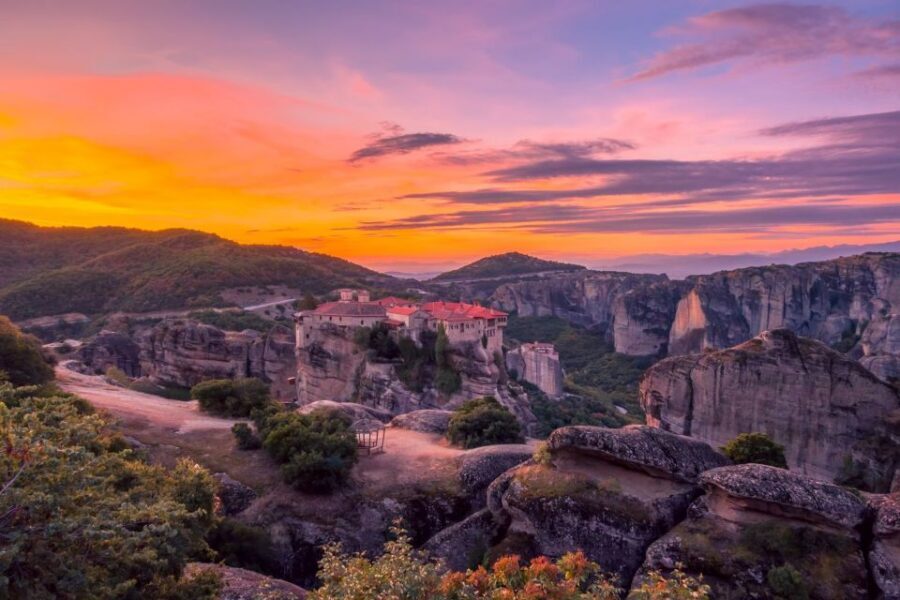 From Athens: 3 Days in Meteora & Delphi with Tours & Hotel - What to wear and pack for monasteries