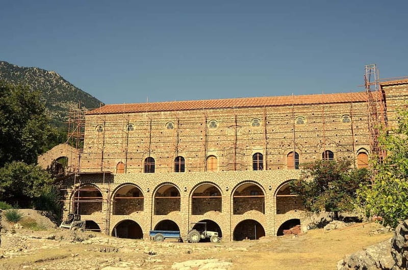 From Athens: Ancient Sparta and Nemea Wine Country Day Trip - How the drivers shape the experience