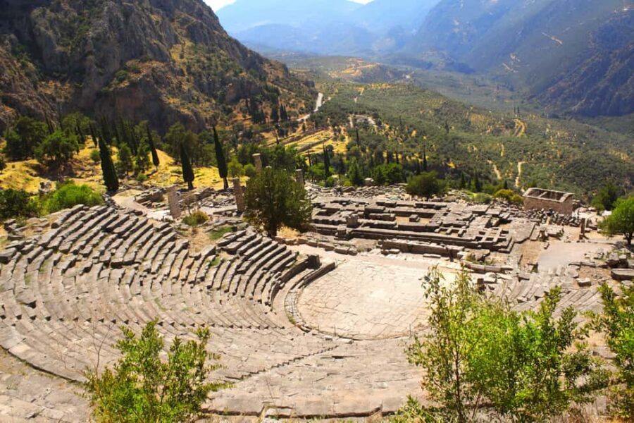 From Athens: Delphi Day Trip with Spanish-Speaking Guide - Temple of Apollo and the Oracle vibe: what the guide is really doing