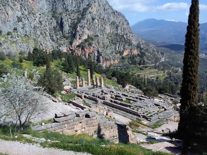 From Athens: Delphi Private Tour with Lunch Time - The long road from Athens to Delphi