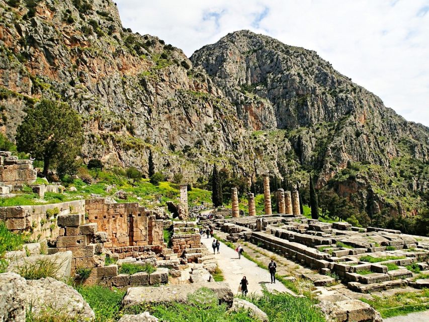 From Athens: Delphi Private Tour with Lunch Time - The statues that make the museum visit worthwhile