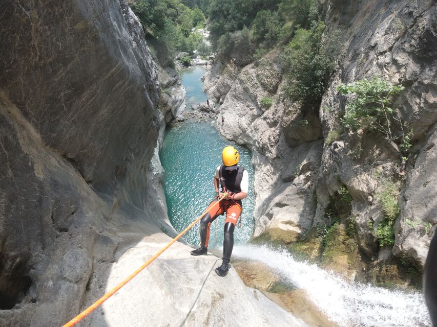 From Athens: Manikia Gorge Canyoning - Who should book this canyoning trip?