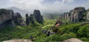 From Athens: Meteora Caves & Monasteries Day Trip by Train - The 06:58 Wake-Up and the Paleofarsalos Connection You Need to Plan For