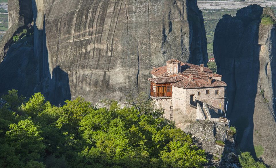 From Athens: Meteora Full-Day Trip with Guide on Luxury Bus - Who should choose this Meteora day trip?
