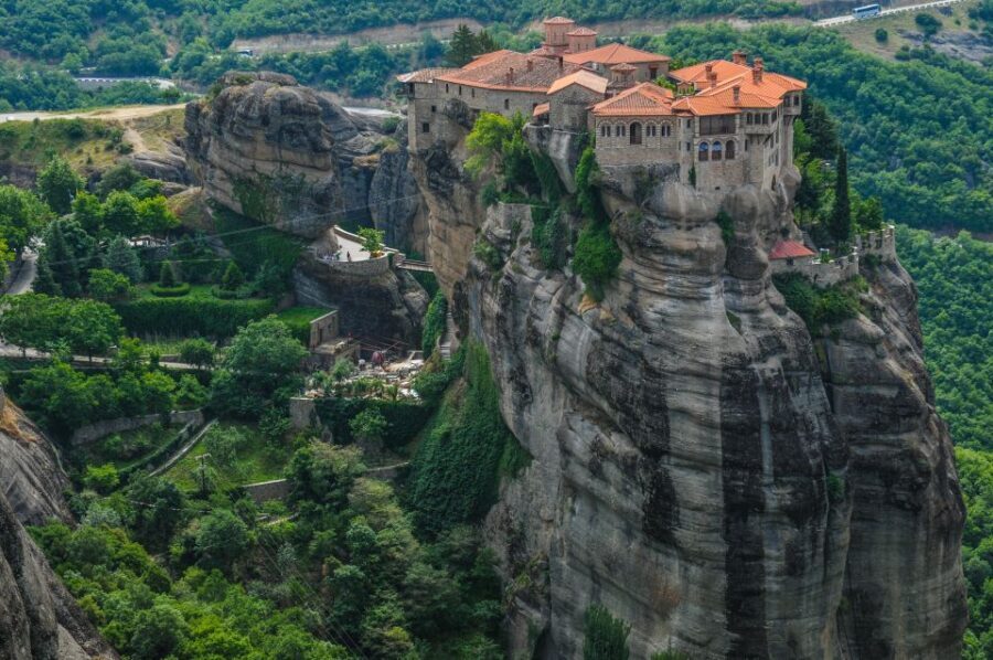 From Athens or Piraeus: Meteora Full-Day Private Trip - Pickup to Meteora: Athens or Piraeus, Comfort Included