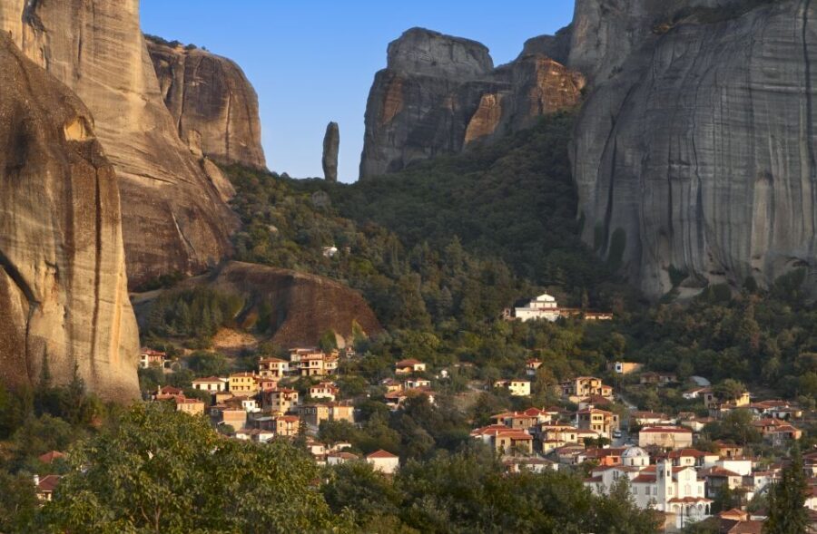From Athens: Private Day Tour to Meteora and Thermopylae - Meteora monasteries: 200-meter rocks, UNESCO views, and up to 3 stops